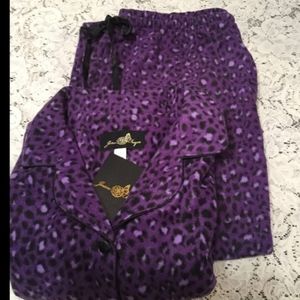 BNWT PJs & ROBE SET Joan Boyce WARM & FUZZY